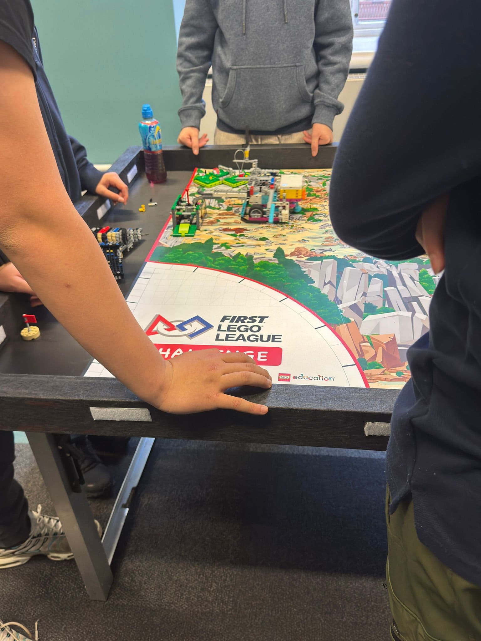 The UNEARTHED FLL challenge mat mid-run